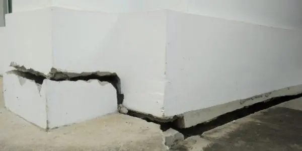 cracked faundation